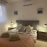 Apartment Thea Court 1 - A