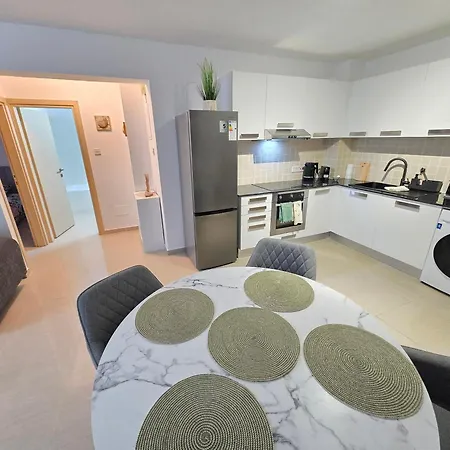 Thea Court 1 - A Paralimni