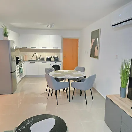 Thea Court 1 - A * باراليمني